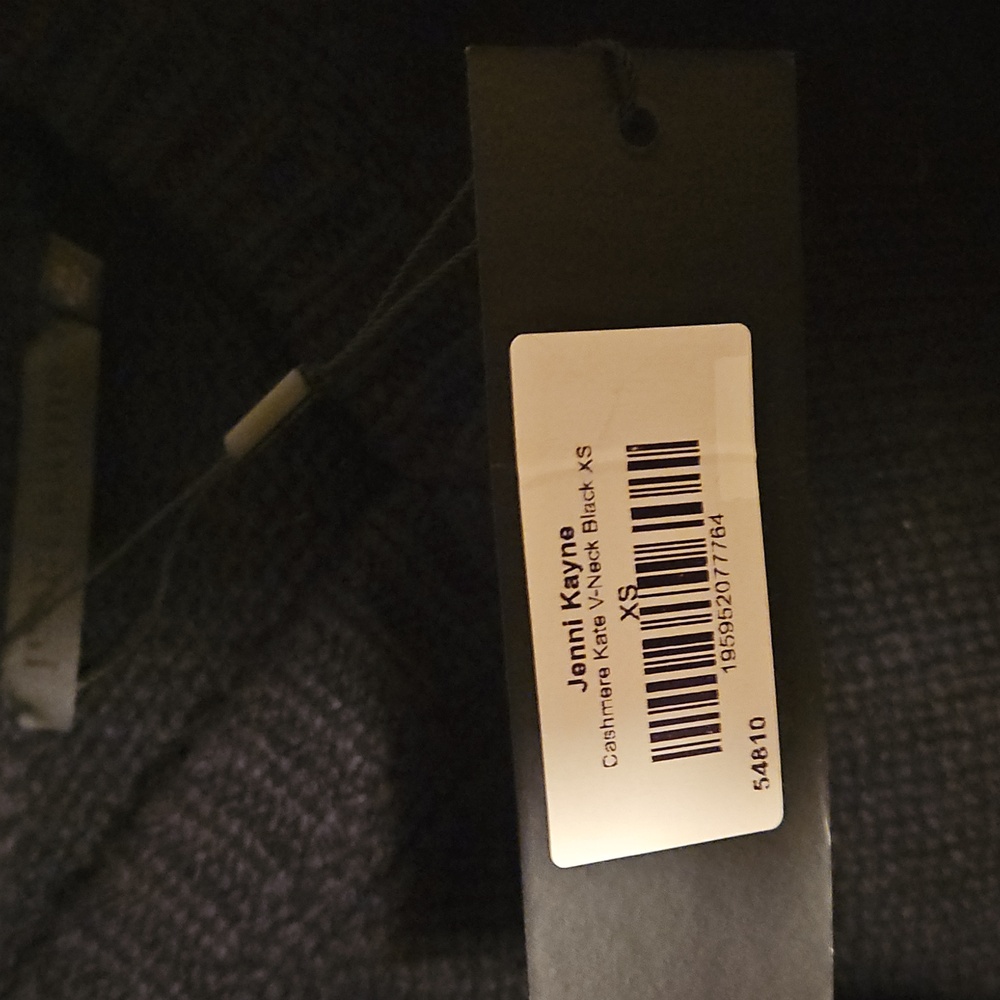 NWT Jenni Kayne Cashmere Kate V-Neck Black XSmall/Small Oversized - Picture 5 of 9